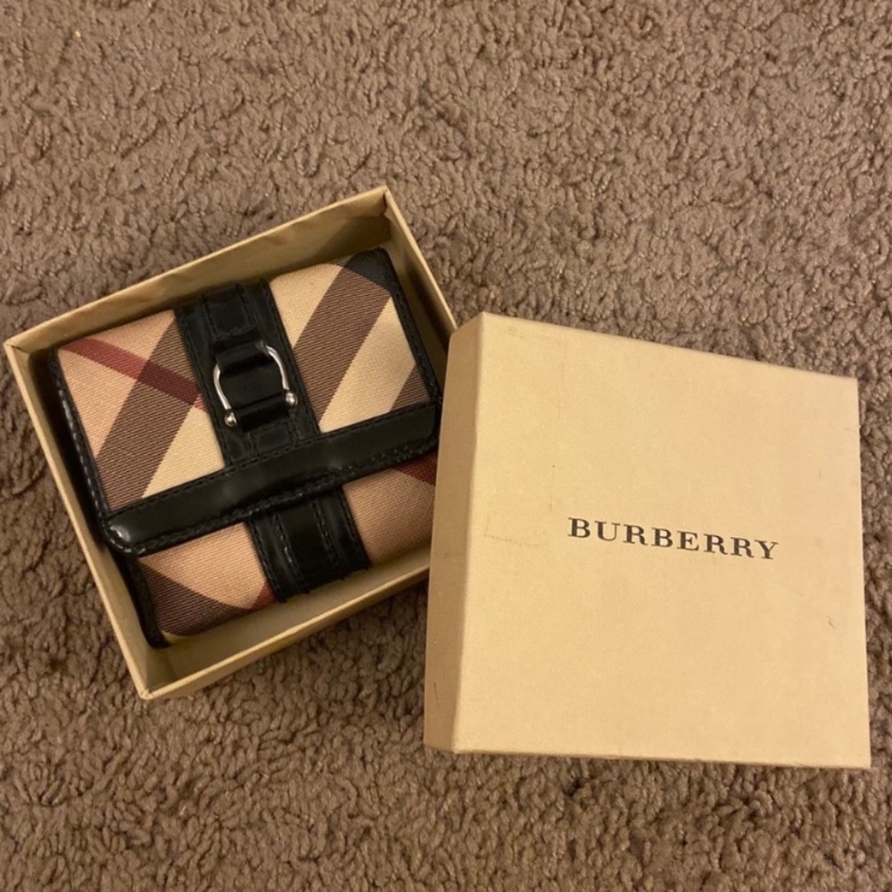 Burberry inFold black classic wallet